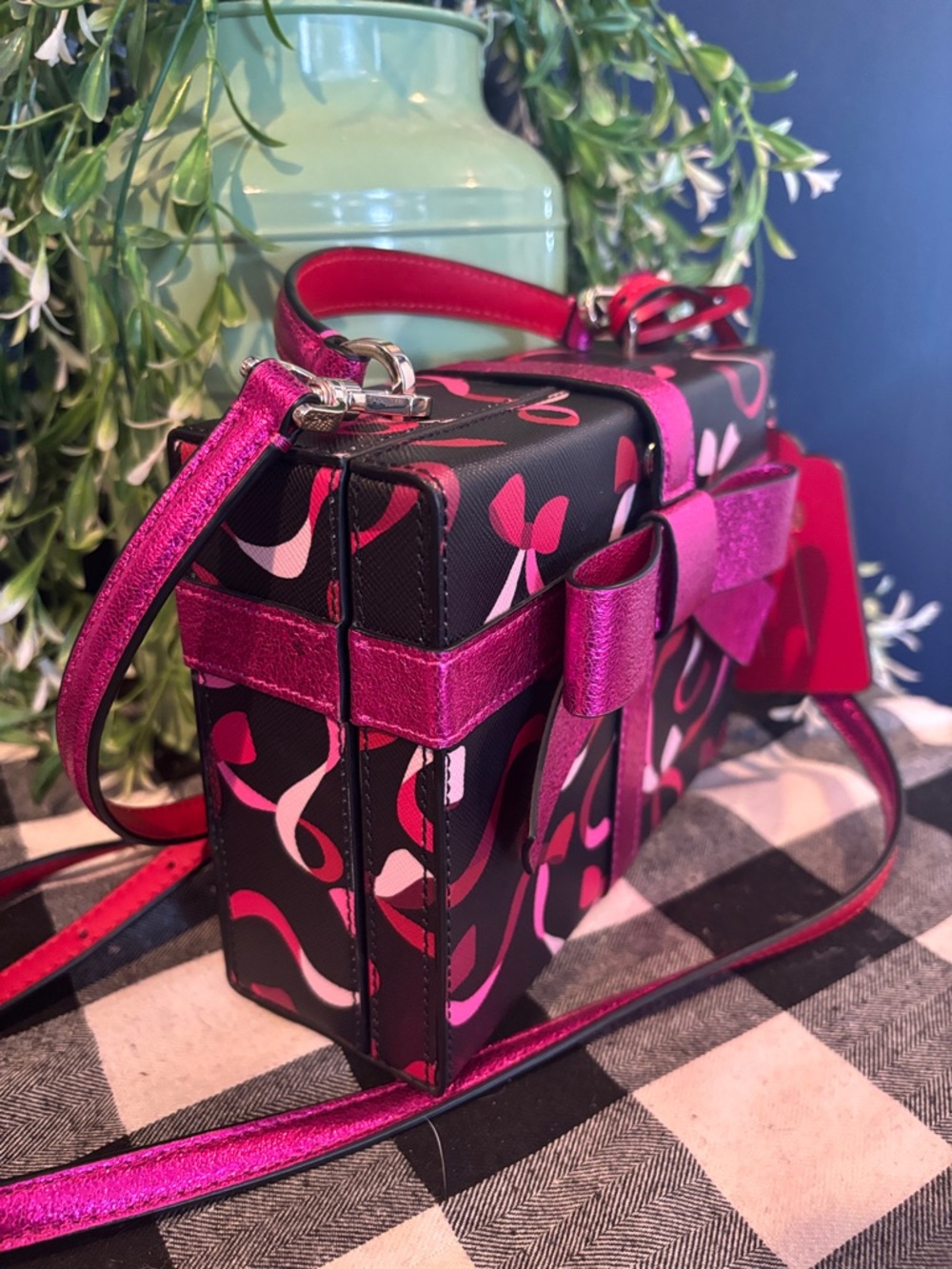Kate Spade Wrapping Party Gift Box Crossbody bag - Picture 7 of 9